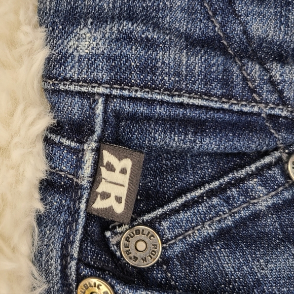 Rock & Republic Jean Shorts - Picture 7 of 9